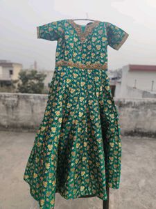 Elegant Green Floral Ethnic Gown