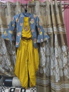 Beautiful Yellow & Grey Kurta Set