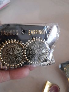 Like new earring not use offer4 color Eka Rs100