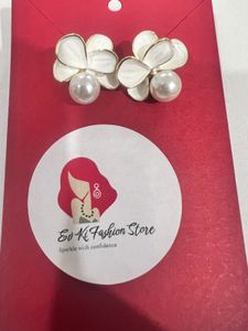 Elegant Floral Stud Earrings with Pearl Accent