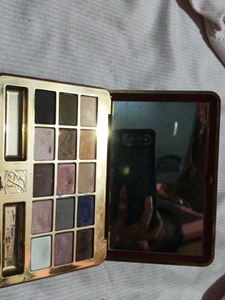 Estee Lauder Deluxe eyeshadow palette