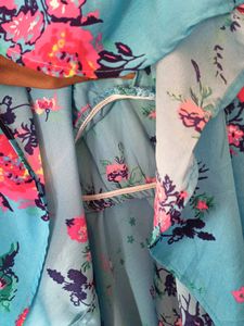 💞 Womens Fancy Top Size Of S💞