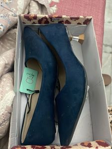 Elegant Navy Blue Pointed Toe Heels
