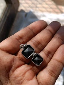 MAGNETIC GEMSTONE PENDANT
