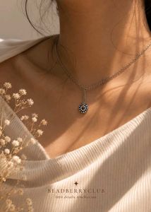 Elegant Silver Pendant Necklace