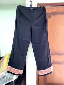 Black  Plazzo With Border For Urgent Sale