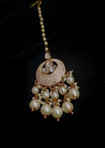 Elegant Pearl Maang Tikka for Festive Occasions