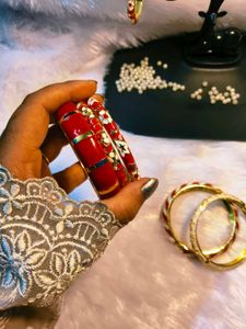 Set of Red-White Enamel Bangles-price 1 thin bngle
