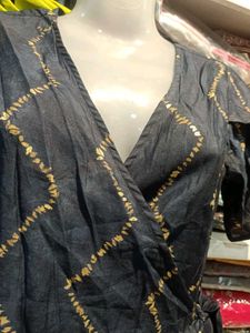 Elegant Black &amp; Gold Kurta Set