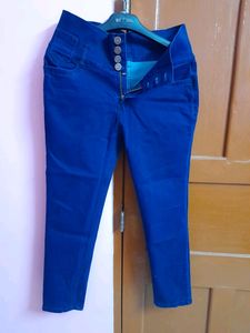 New Navy Blue Jeans With Button Closures 💙