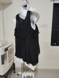 Crochet Detail Black Tank Top