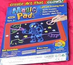 Toy: Magic Pad Light-Up Drawing