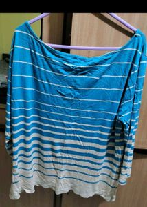 Set of 4 trendy tops