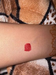 L'Oreal Hyaluron Tint Lip Stain Serum
