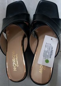 Monrow Essentials Black Wedge Sandals