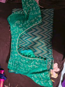 Elegant Green &amp; Gold Saree stiched blouse