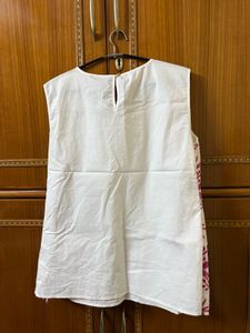Stylish Sleeveless Floral Print Kurta