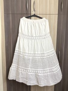 Chic White Lace Skirt