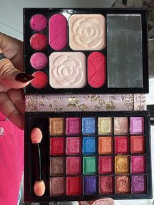 Cute Floral Pink Mini Makeup Kit