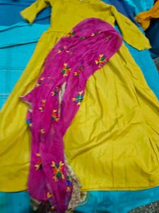 Yellow Kurta With Pink Dupatta