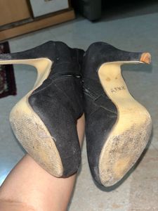 Chic Black Suede Ankle Boots