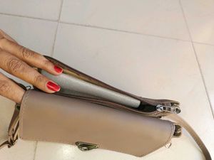 🆕 JIMMYCHOO Sling Bag With 4 Pockets