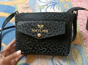 Stylish Textured Crossbody Bag with free wallet