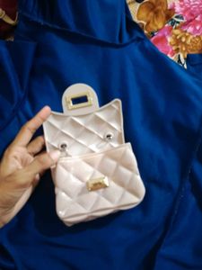 Chic Pearl Handle Quilted Bag