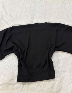 newme offshoulder Sleeve Top