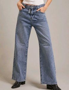Halter Neck Top And Y2k Jeans Combo