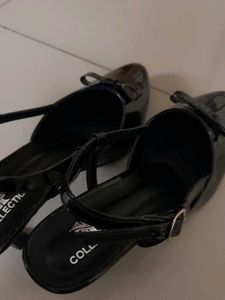 Chic Black Patent Slingback Heels