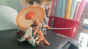 Luffy Sitting With Umbrella 13cm