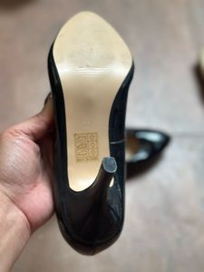 Truffle Collection Women's Black Stiletto Pumps