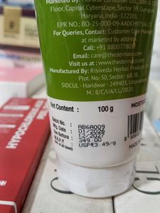 The Derma Co Oil-Free Daily Face Moisturizer