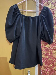 Chic Black Puff Sleeve Top
