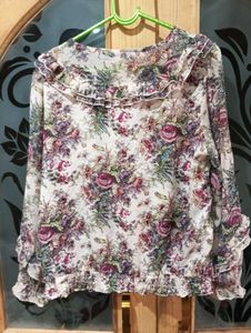 Floral Blouse &amp; Jeans Outfit