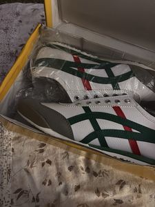SALE⁉️⁉️Classic White & Green Sneakers