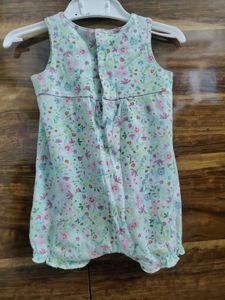 2 onesie for girls ( 6-9 months)
