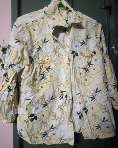 Chic Floral Print Button-Up Shirt