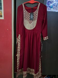 Beautiful festive Wear NEW Nairacut kurti Set