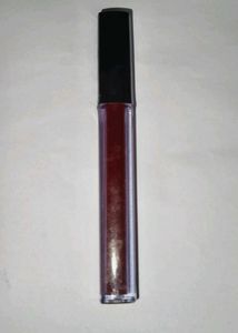 Huda Beauty Liquid Matte Lipstick