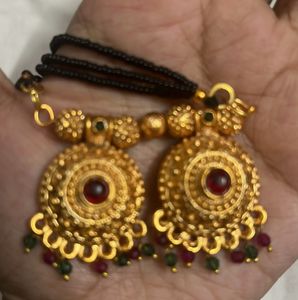 Elegant Gold &amp; Black Beaded Necklace