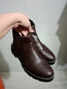 unisex Stylish Embossed Chelsea Boots