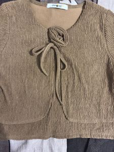 Brown crop regular top