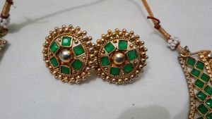 Elegant Gold &amp; Green Kundan Necklace Set