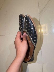 Classic Black Ethnic Juttis