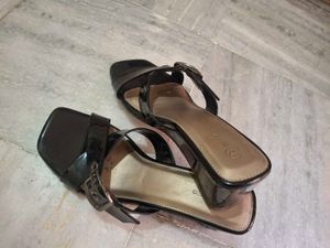 Chic Black Patent Wedge Sandals
