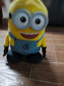 amazing talking minion toy