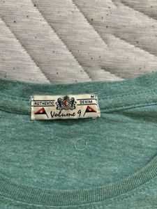 CLEARANCE SALE Golden Bay Graphic Tee
