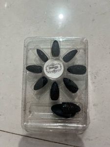 Black Glittery Press-On Nails
